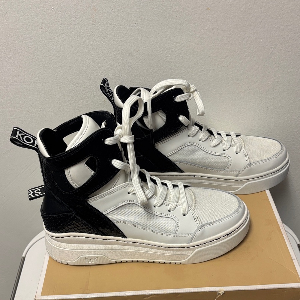 Michael Kors MATSON Monochrome Women Lace up High Top Sneakers, very comfy. - Picture 8 of 8